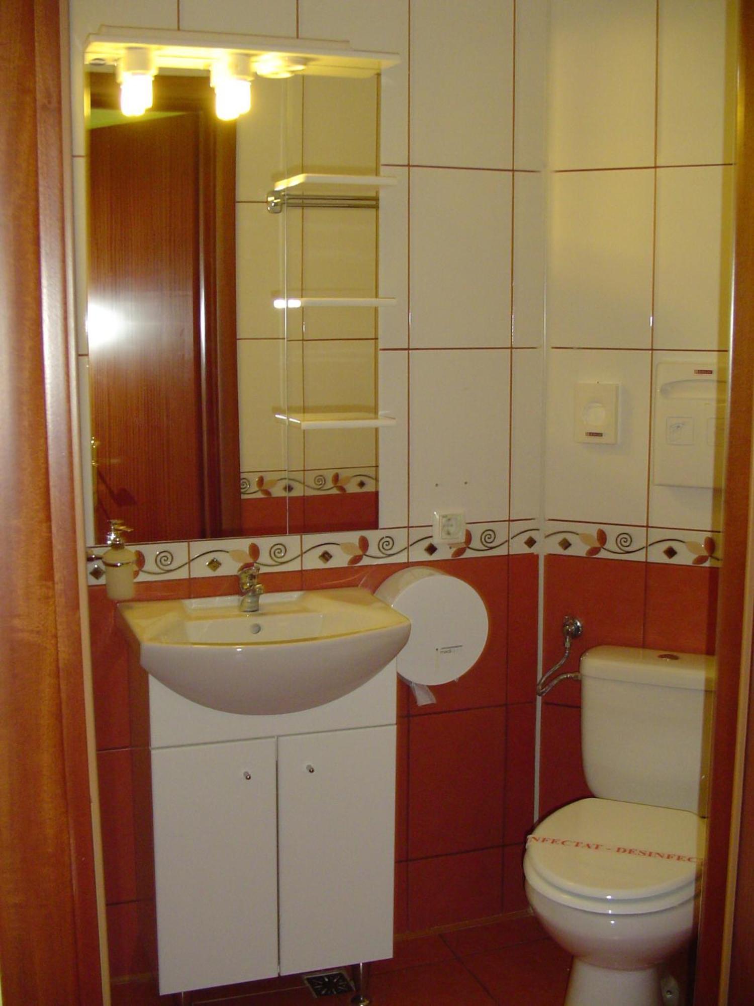 Hotel Europa Ploieşti Esterno foto